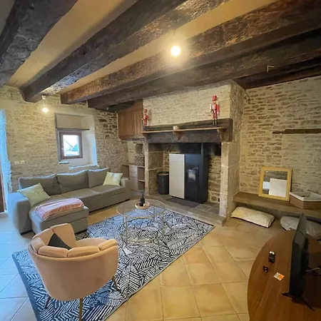 Charmante Quercynoise Vakantiehuis Montgesty